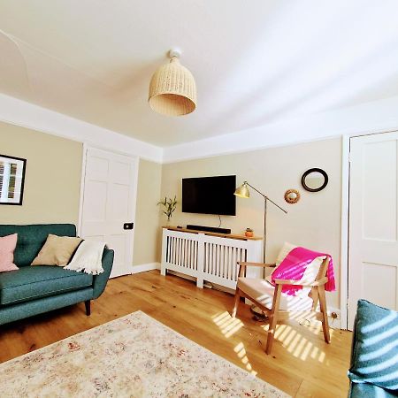 Cheerful 3 Bed Grade II Central Cottage Cirencester Kültér fotó