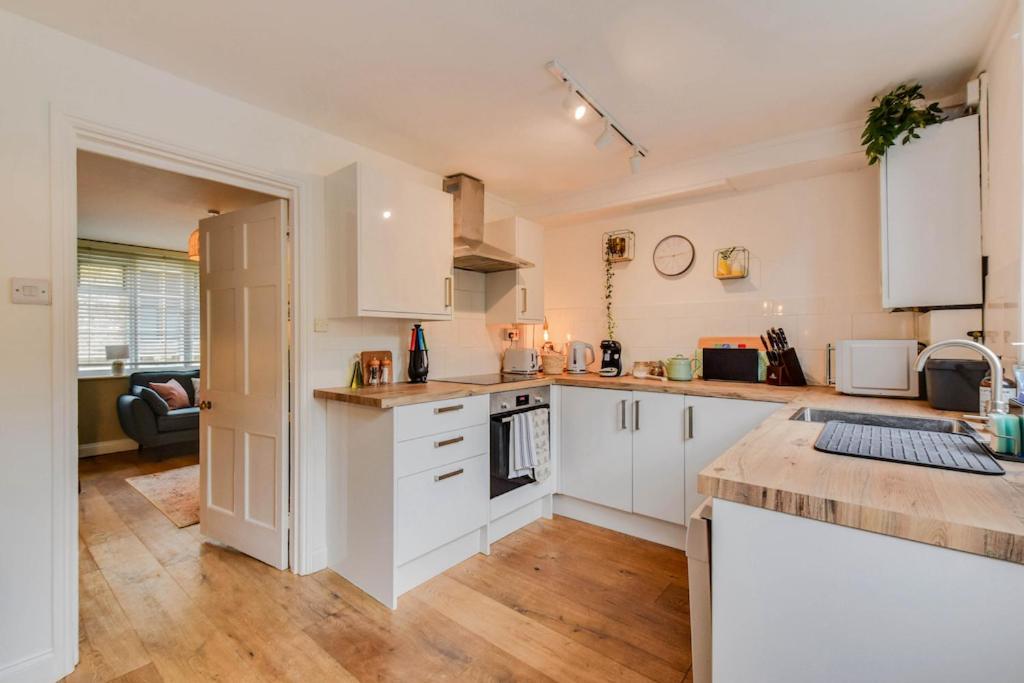 Cheerful 3 Bed Grade II Central Cottage Cirencester Kültér fotó