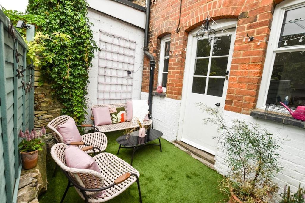 Cheerful 3 Bed Grade II Central Cottage Cirencester Kültér fotó