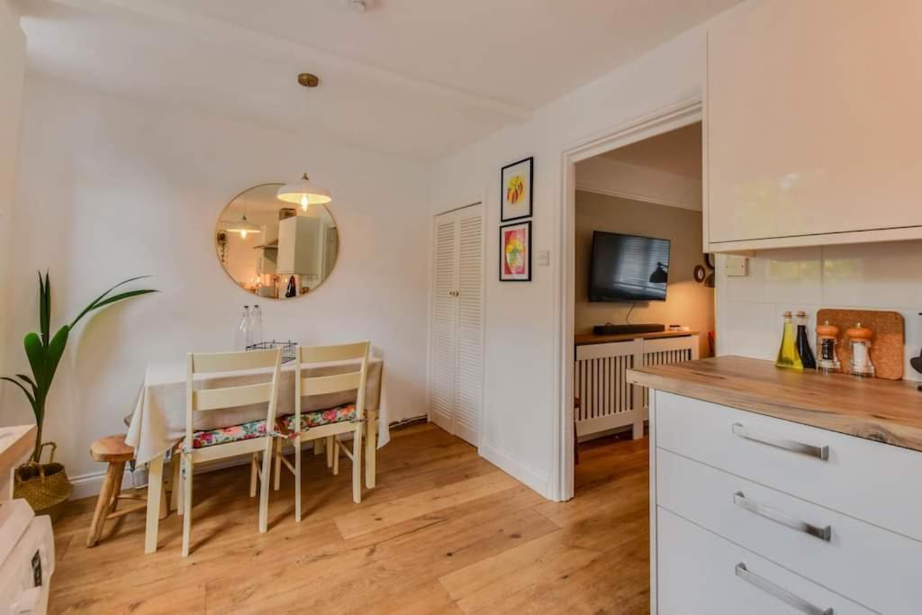 Cheerful 3 Bed Grade II Central Cottage Cirencester Kültér fotó