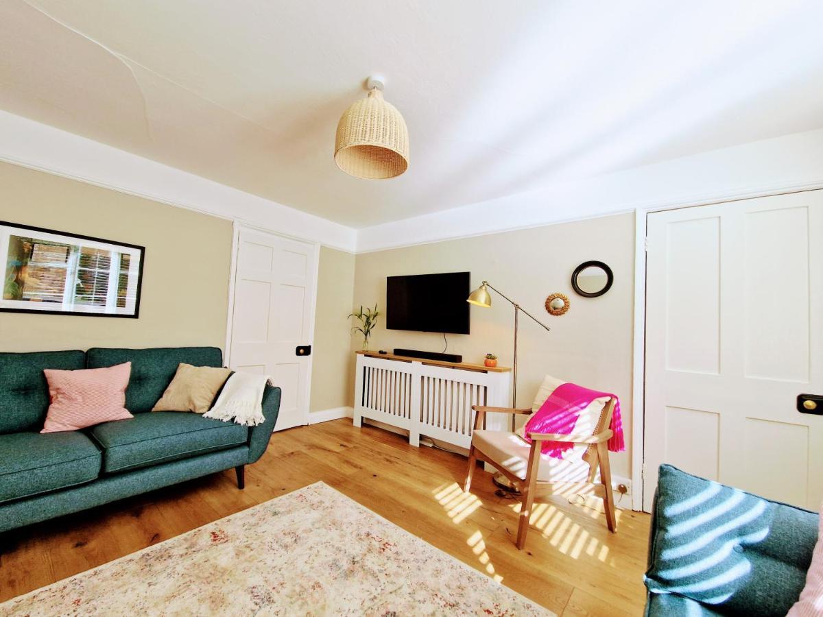 Cheerful 3 Bed Grade II Central Cottage Cirencester Kültér fotó